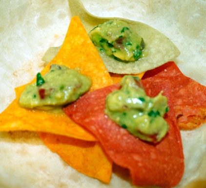 Guacamole com totopos